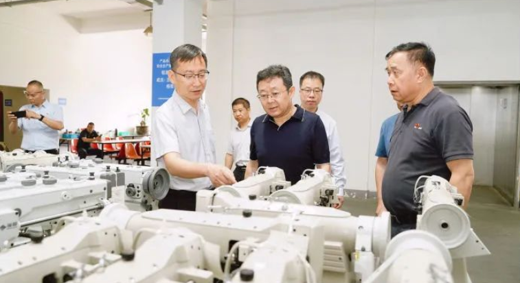 张立伟一行赴陕鼓章丘气体、青岛海发集团、上海临港工业区等单位考察调研