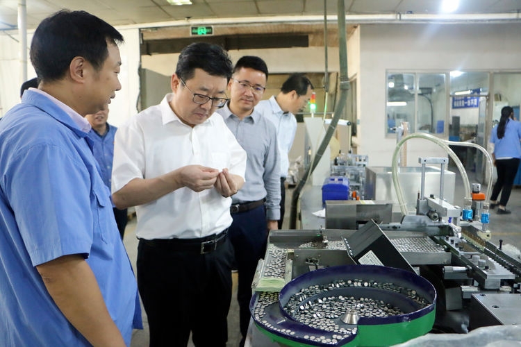 集团清静生产百日行动督导组到西无二集团、、汽车工业公司督导检查