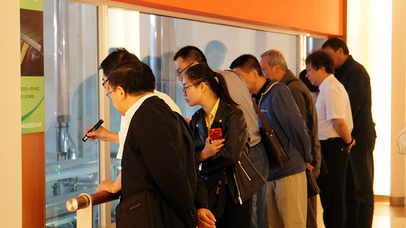 集团向导赴顶益食物、、御品轩旅行学习